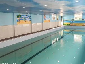 歡動(dòng)游泳館